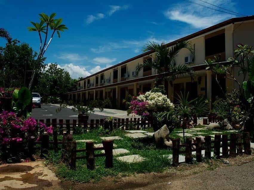 Putra Putri Lodge Кангар Экстерьер фото