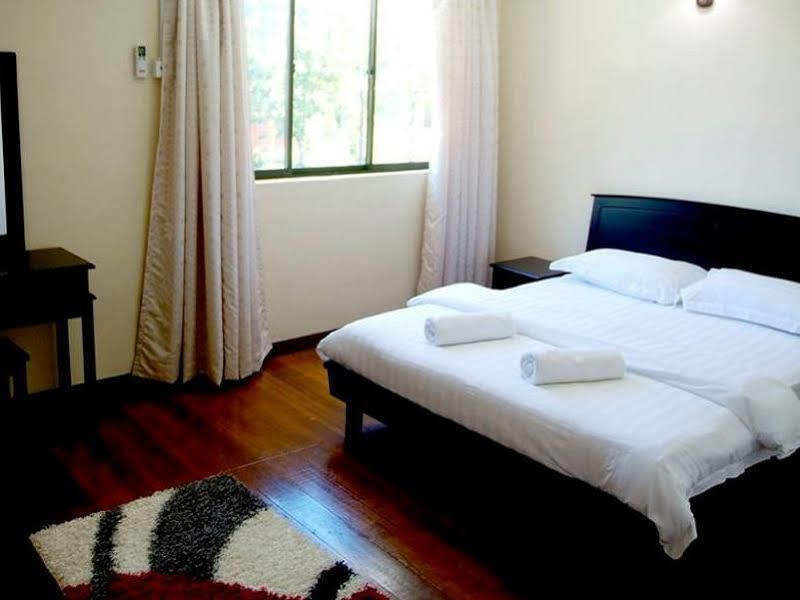 Putra Putri Lodge Кангар Экстерьер фото